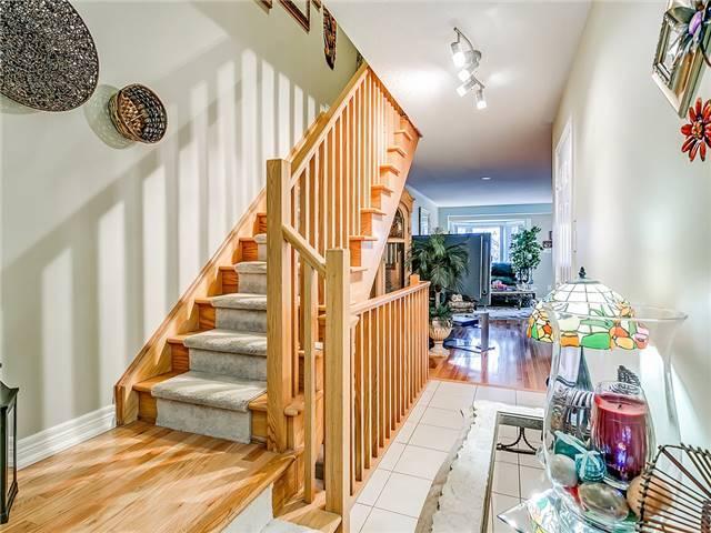 21 - 233 Duskywing Way, Townhouse with 3 bedrooms, 4 bathrooms and 2 parking in Oakville ON | Image 2