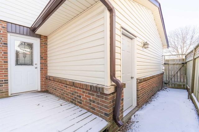 213 Keewatin St S, House detached with 4 bedrooms, 2 bathrooms and 3 parking in Oshawa ON | Image 18