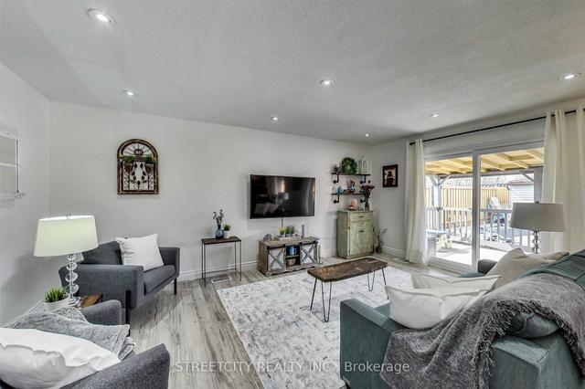 9 Watson Cres, House detached with 3 bedrooms, 3 bathrooms and 6 parking in Brampton ON | Image 12