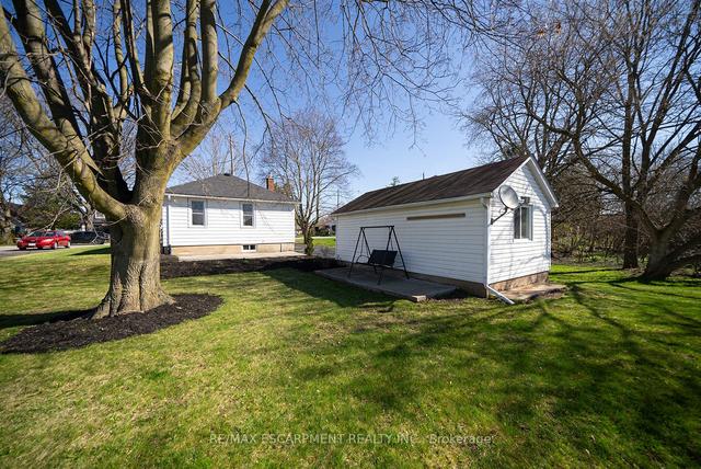 76 Baldwin Ave, House detached with 2 bedrooms, 1 bathrooms and 4 parking in Brantford ON | Image 22