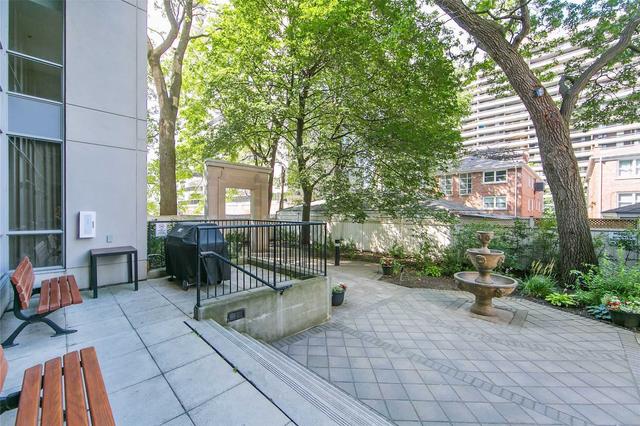 1002 - 70 High Park Ave, Condo with 2 bedrooms, 2 bathrooms and 1 parking in Toronto ON | Image 11