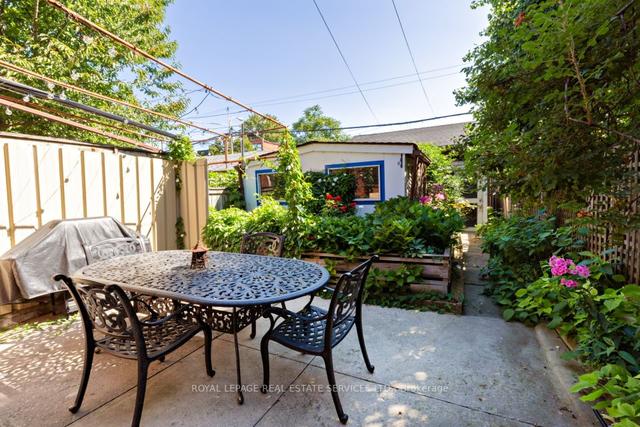 385 Manning Ave, House attached with 5 bedrooms, 2 bathrooms and 3 parking in Toronto ON | Image 26