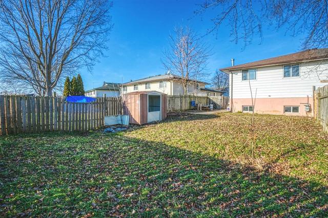 7723 Jubilee Dr, House semidetached with 3 bedrooms, 1 bathrooms and 3 parking in Niagara Falls ON | Image 26