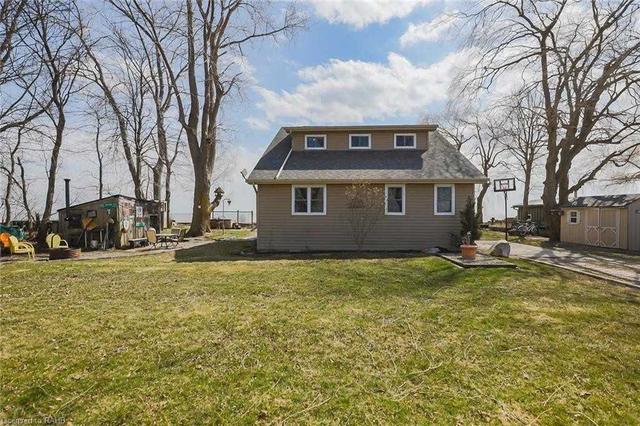 18444 Erie Shore Dr, House detached with 3 bedrooms, 2 bathrooms and 4 parking in Chatham Kent ON | Image 16