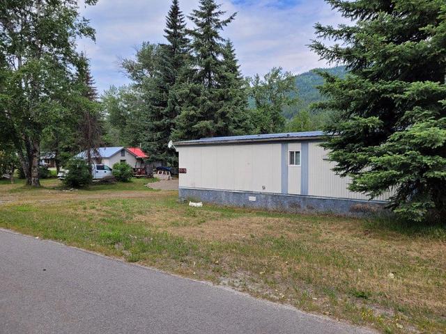 1 - 9006 Moyie Avenue, House detached with 3 bedrooms, 2 bathrooms and 7 parking in Central Kootenay B BC | Image 47