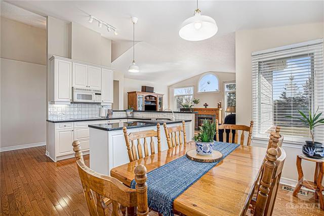 4472 Bittersweet Place, Home with 3 bedrooms, 3 bathrooms and 5 parking in Ottawa ON | Image 9