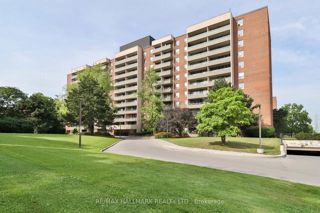 701 - 9 Four Winds Dr, Condo with 2 bedrooms, 1 bathrooms and 1 parking in Toronto ON | Image 1