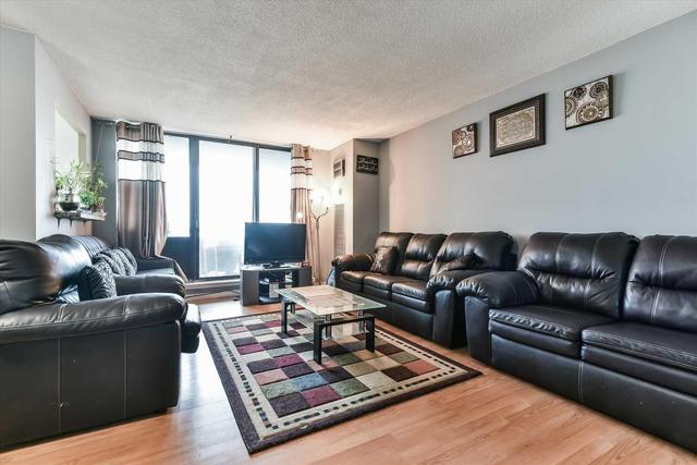 1801 - 18 Knightsbridge Rd, Condo with 3 bedrooms, 2 bathrooms and 1 parking in Brampton ON | Image 5