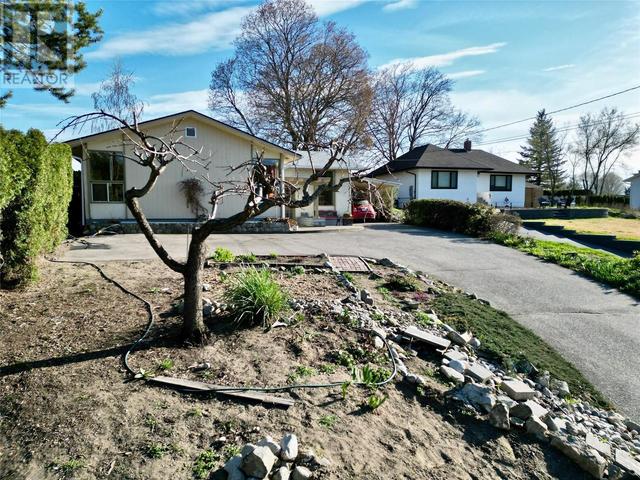 1701 Highland Drive, House detached with 4 bedrooms, 2 bathrooms and 4 parking in Kelowna BC | Image 55