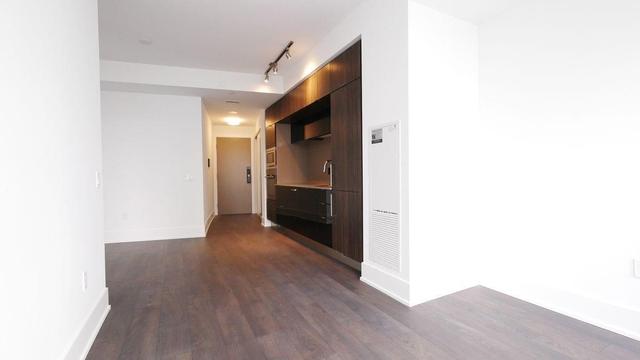 5512 - 10 York St, Condo with 1 bedrooms, 1 bathrooms and null parking in Toronto ON | Image 4