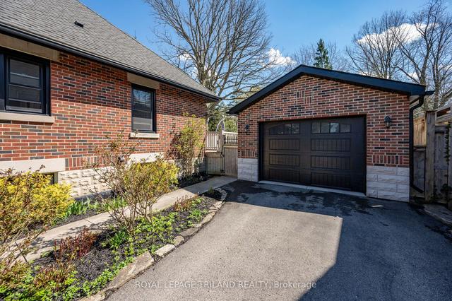 97 Baseline Rd E, House detached with 3 bedrooms, 3 bathrooms and 7 parking in London ON | Image 36