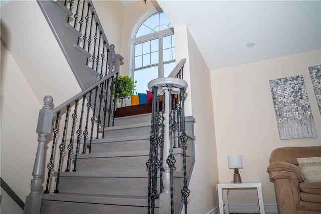 67 Trailview Terr, House attached with 3 bedrooms, 3 bathrooms and 4 parking in Toronto ON | Image 15