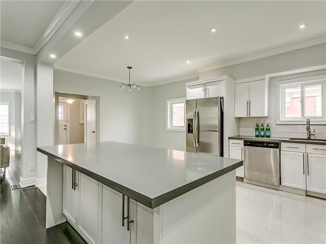95 Rosslyn Ave S, House detached with 3 bedrooms, 3 bathrooms and 4 parking in Hamilton ON | Image 9