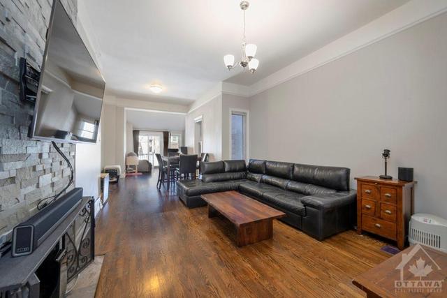 123 York Street, Home with 2 bedrooms, 3 bathrooms and 2 parking in Ottawa ON | Image 8