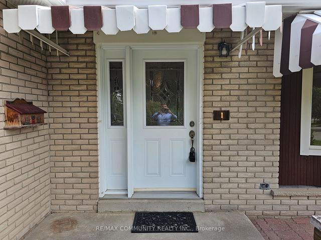 153 Springdale Cres, House detached with 3 bedrooms, 2 bathrooms and 6 parking in Oshawa ON | Image 7