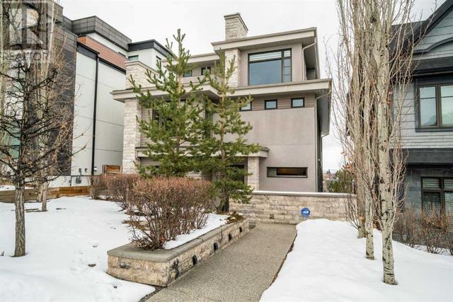 2012 29 Avenue Sw, House detached with 5 bedrooms, 5 bathrooms and 3 parking in Calgary AB | Image 2