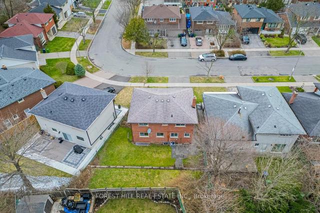 18 Munford Cres, House detached with 4 bedrooms, 2 bathrooms and 2 parking in Toronto ON | Image 27