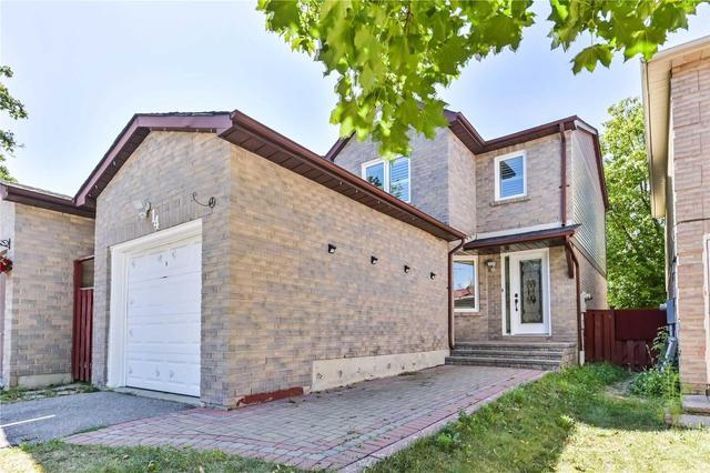 14 Scarfair Ptwy, House detached with 3 bedrooms, 4 bathrooms and 1 parking in Toronto ON | Image 2