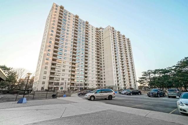 114 - 390 Dixon Rd, Condo with 3 bedrooms, 2 bathrooms and 1 parking in Toronto ON | Image 1