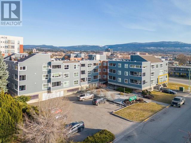 114 - 1685 Ufton Court, Condo with 2 bedrooms, 2 bathrooms and 1 parking in Kelowna BC | Image 1