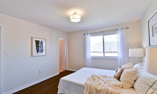 87 Wilkes Cres, House attached with 3 bedrooms, 4 bathrooms and 3 parking in Toronto ON | Image 20