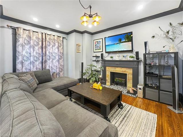86 Colborne Street S, House detached with 4 bedrooms, 2 bathrooms and 6 parking in Norfolk County ON | Image 3