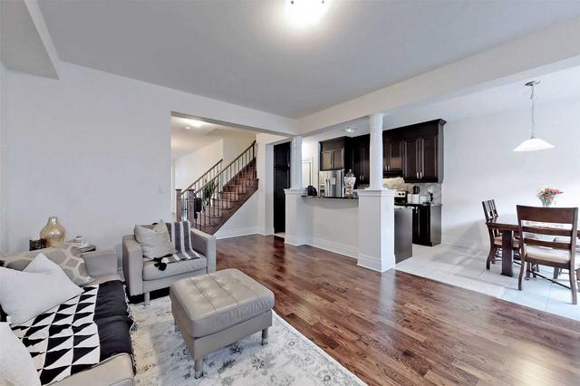190 Westfield Dr, House detached with 4 bedrooms, 3 bathrooms and 3 parking in Whitby ON | Image 3