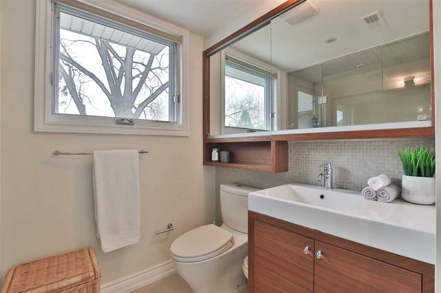266 Sheldrake Blvd, House detached with 4 bedrooms, 4 bathrooms and 1 parking in Toronto ON | Image 29