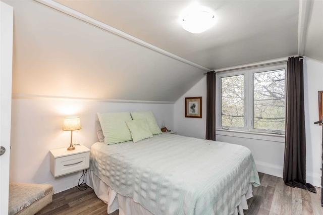 186 Duckworth St, House detached with 2 bedrooms, 2 bathrooms and 5 parking in Barrie ON | Image 9