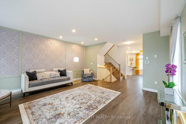 3073 Cherry Blossom Cmn, House attached with 3 bedrooms, 3 bathrooms and 2 parking in Burlington ON | Image 3