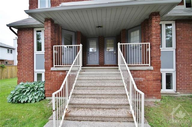 406 Briston Private, House attached with 2 bedrooms, 2 bathrooms and 1 parking in Ottawa ON | Image 3