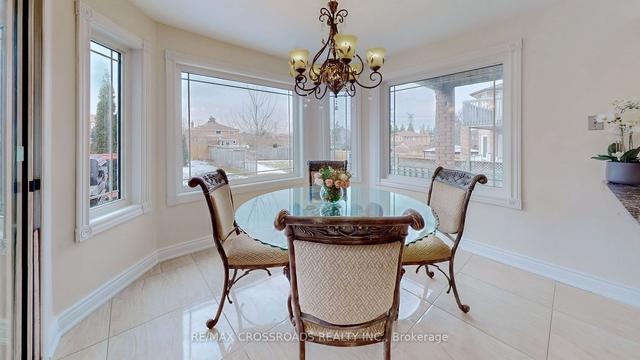 4 Snowcrest Crt, House detached with 5 bedrooms, 4 bathrooms and 9 parking in Markham ON | Image 2