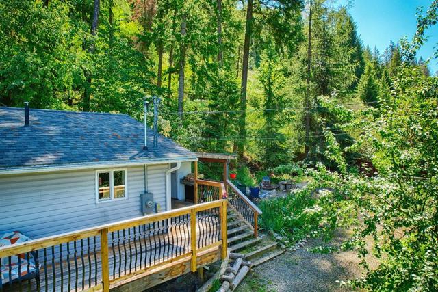 4744 Highway 3a, House detached with 3 bedrooms, 1 bathrooms and 5 parking in Central Kootenay A BC | Image 29