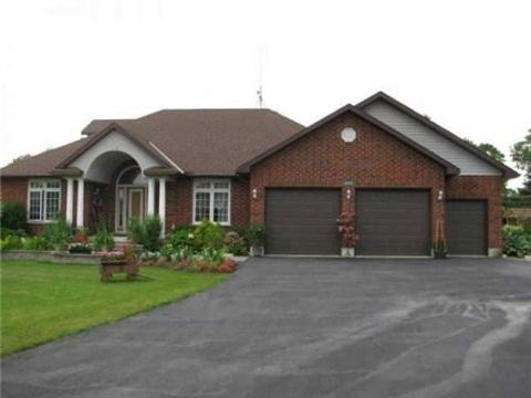 8724 Lincoln Crt, House detached with 3 bedrooms, 3 bathrooms and 4 parking in Perth ON | Image 1