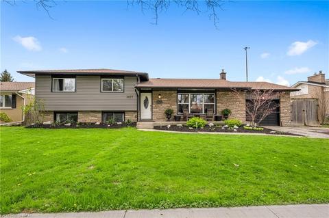 3677 Wiltshire Boulevard, House detached with 5 bedrooms, 2 bathrooms and 5 parking in Niagara Falls ON | Card Image