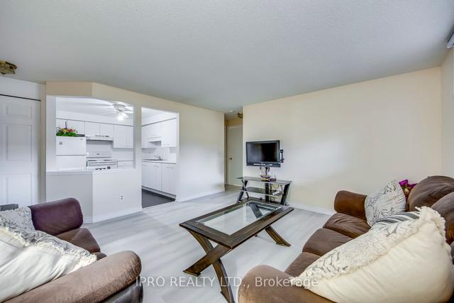 902 - 565 Greenfield Ave, Condo with 2 bedrooms, 1 bathrooms and 1 parking in Kitchener ON | Image 24