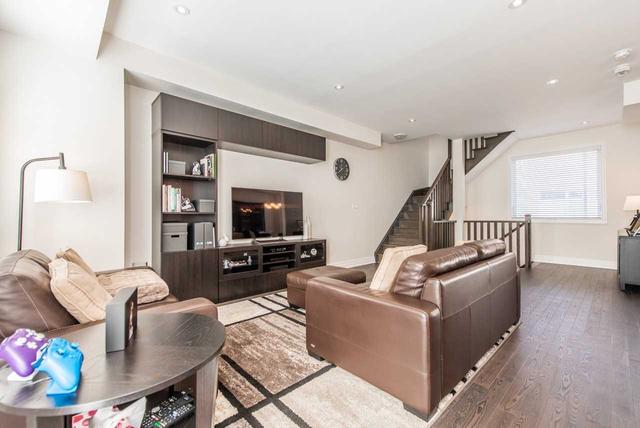37 Juneau St, House attached with 3 bedrooms, 3 bathrooms and 2 parking in Vaughan ON | Image 16