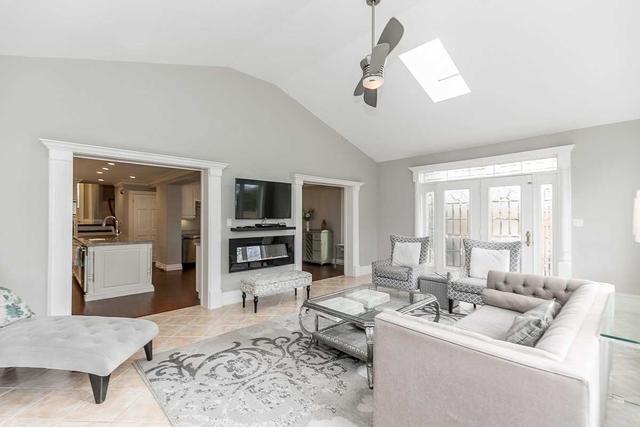 2470 Woburn Cres, House detached with 3 bedrooms, 3 bathrooms and 6 parking in Oakville ON | Image 9