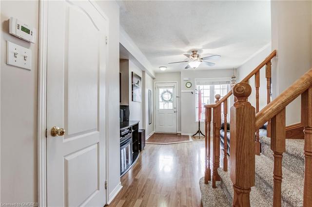 2275 Braeswood Lane, House attached with 3 bedrooms, 1 bathrooms and 2 parking in Burlington ON | Image 11