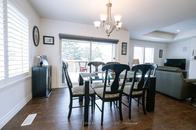 22 Chelford Cres, House detached with 2 bedrooms, 3 bathrooms and 6 parking in Belleville ON | Image 4