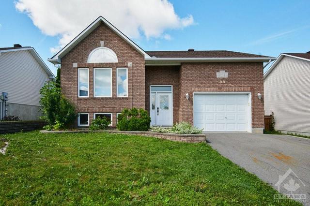 3131 Lemay Circle, House detached with 3 bedrooms, 3 bathrooms and 3 parking in Clarence Rockland ON | Image 1