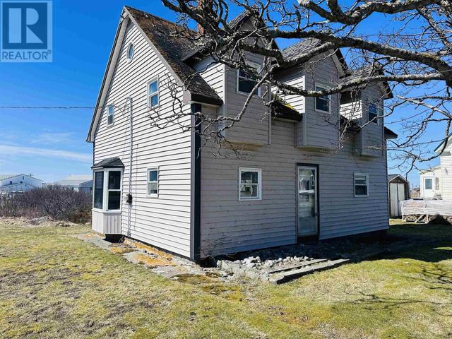 2686 Main Street, House detached with 5 bedrooms, 1 bathrooms and null parking in Clark's Harbour NS | Image 1
