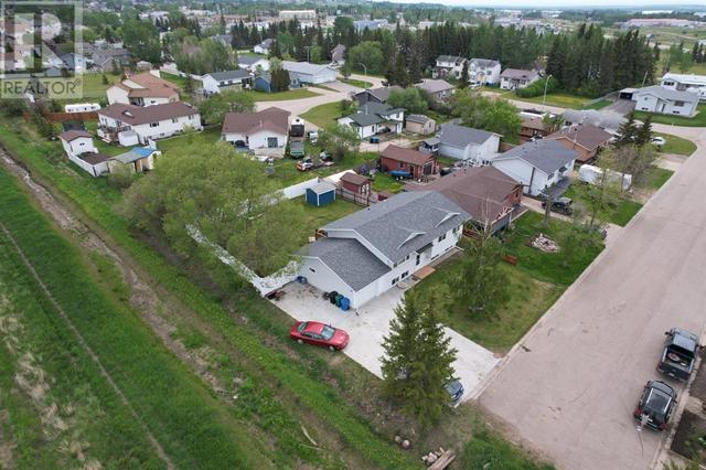 1122 7 Avenue W, House detached with 4 bedrooms, 2 bathrooms and 4 parking in Beaverlodge AB | Image 9