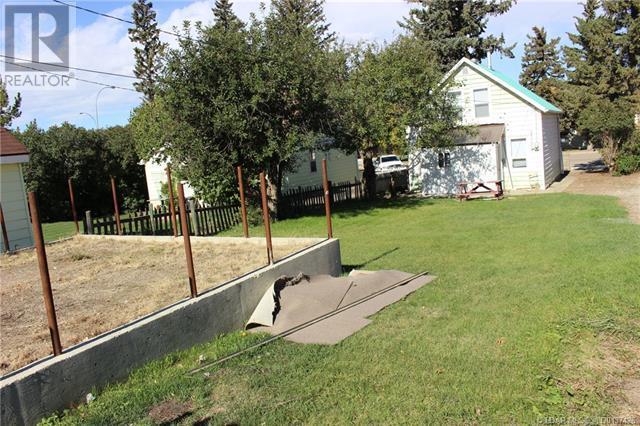 223 Highway Avenue, House detached with 2 bedrooms, 1 bathrooms and 2 parking in Picture Butte AB | Image 19