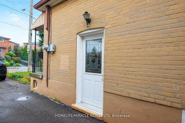 50 Haverson Blvd, House detached with 2 bedrooms, 2 bathrooms and 2 parking in Toronto ON | Image 1