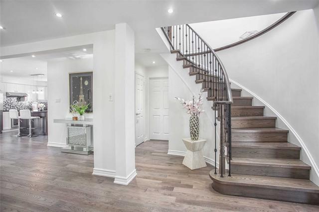 1 Sylvestre Sq, House detached with 4 bedrooms, 6 bathrooms and 4 parking in Toronto ON | Image 23