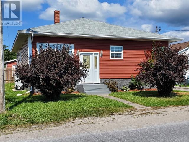 69 St. Clare Avenue, House detached with 4 bedrooms, 2 bathrooms and null parking in Stephenville NL | Image 2