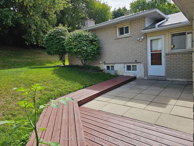 153 Springdale Cres, House detached with 1 bedrooms, 1 bathrooms and 6 parking in Oshawa ON | Image 1