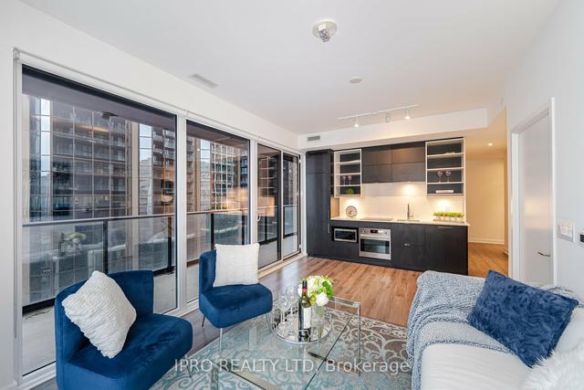 604 - 20 Edward St, Condo with 2 bedrooms, 2 bathrooms and 0 parking in Toronto ON | Image 5