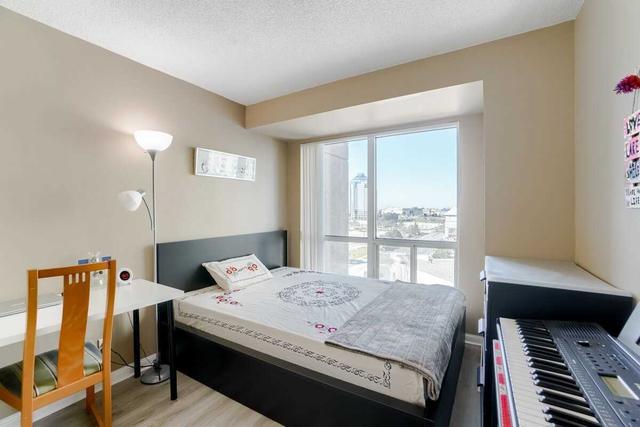711 - 8 Lee Centre Dr, Condo with 2 bedrooms, 2 bathrooms and 1 parking in Toronto ON | Image 13